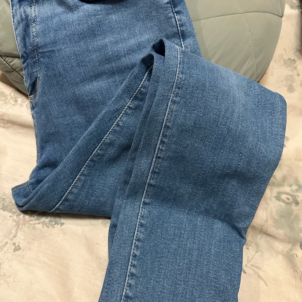 Classic Blue Women's skinny Jeans, “ the sculpt Jeggings”